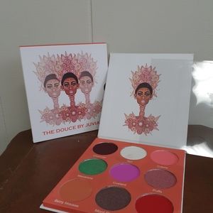 Juvia Eyeshadow palette